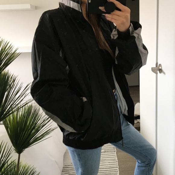 Vintage PUMA Windbreaker - Picture 3 of 3